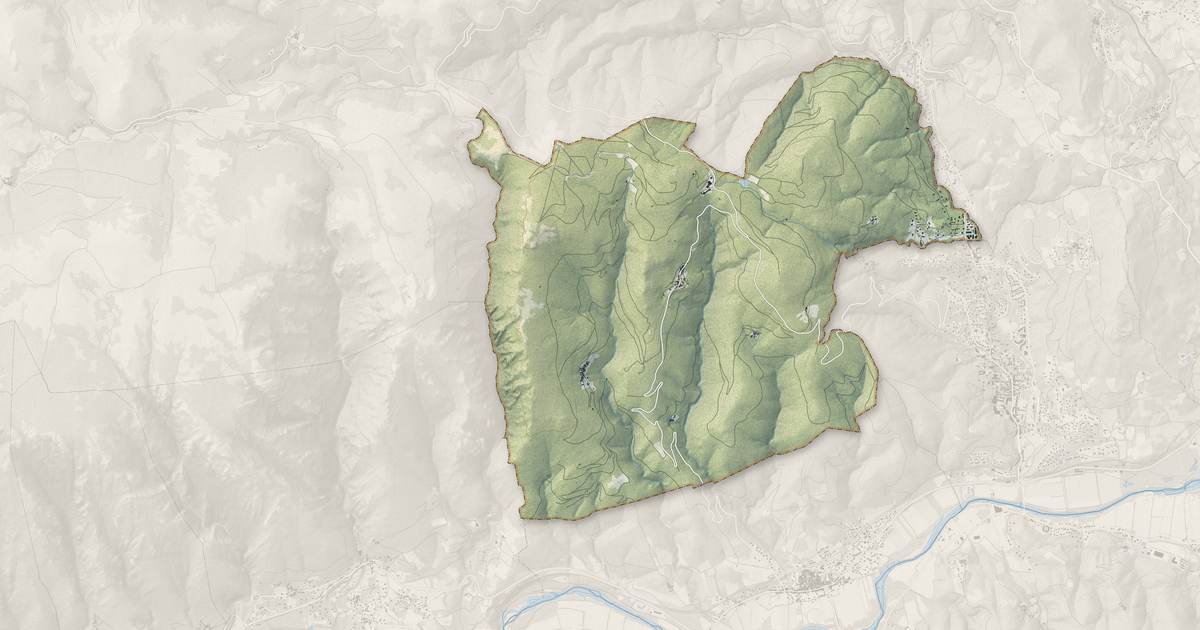 Portrait cartographique de Combes : relief, eau, forêts, bâti et voies, calculés à partir des données de l'IGN