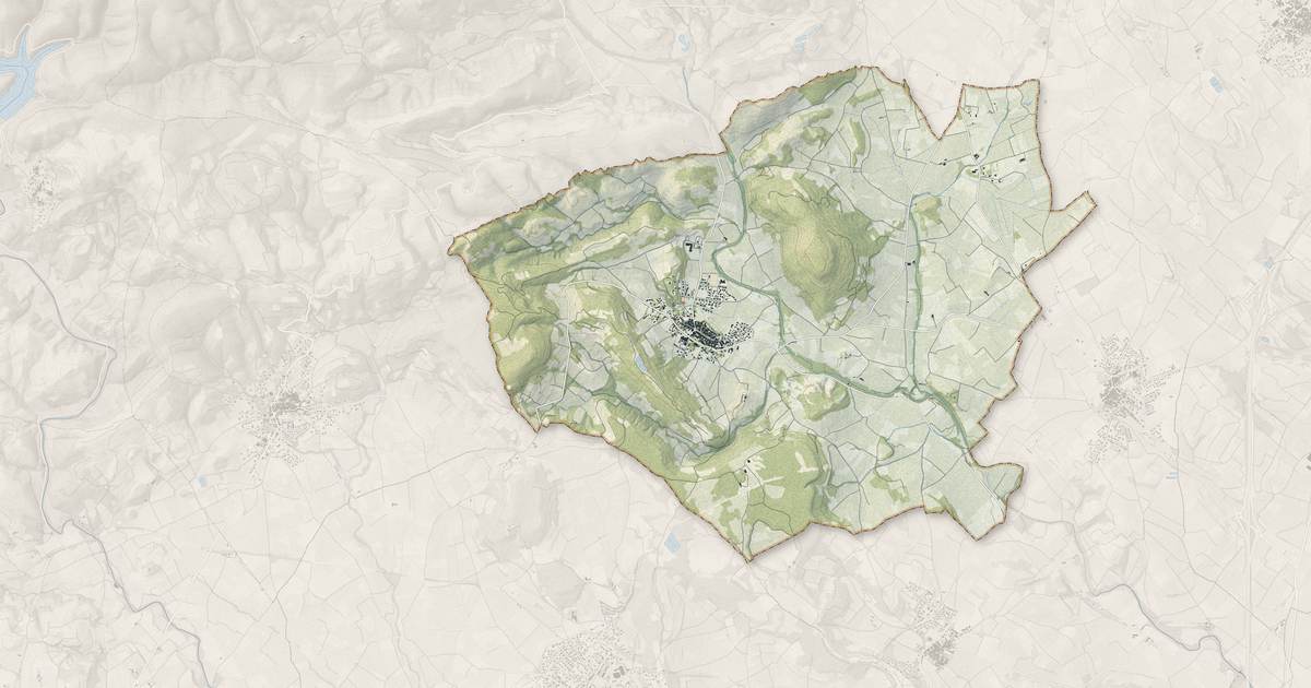 Portrait cartographique de Fontès : relief, eau, forêts, bâti et voies, calculés à partir des données de l'IGN