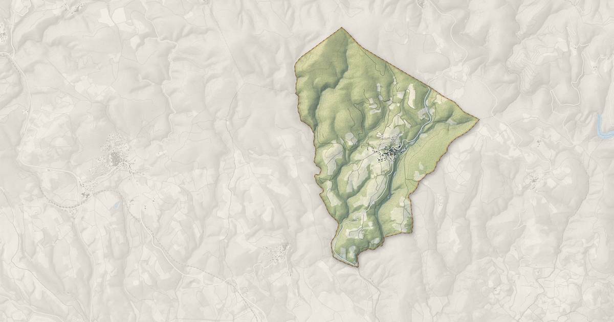 Portrait cartographique de Fos : relief, eau, forêts, bâti et voies, calculés à partir des données de l'IGN