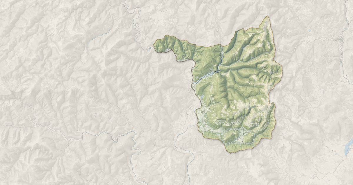 Portrait cartographique de Lunas-les-Châteaux : relief, eau, forêts, bâti et voies, calculés à partir des données de l'IGN