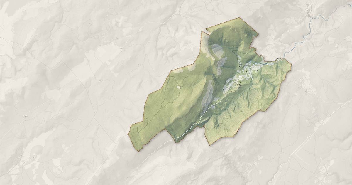 Portrait cartographique de Pégairolles-de-Buèges : relief, eau, forêts, bâti et voies, calculés à partir des données de l'IGN