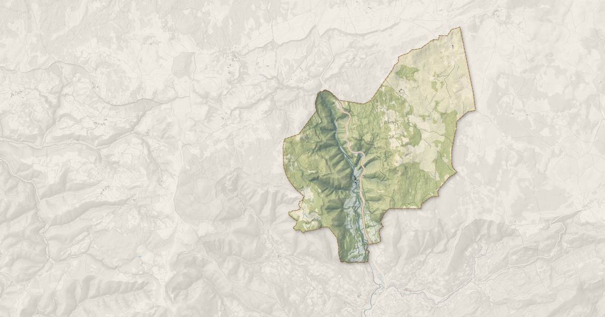 Portrait cartographique de Pégairolles-de-l'Escalette : relief, eau, forêts, bâti et voies, calculés à partir des données de l'IGN