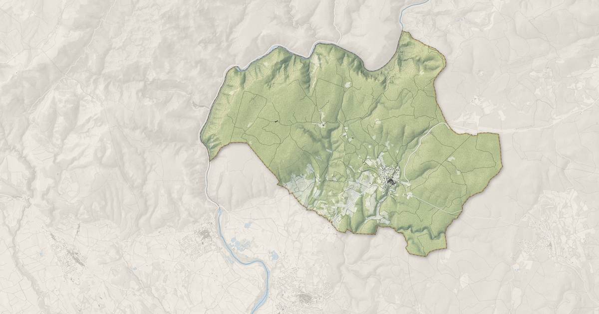 Portrait cartographique de Puéchabon : relief, eau, forêts, bâti et voies, calculés à partir des données de l'IGN