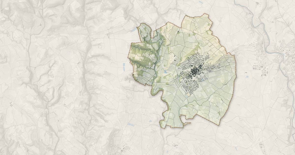 Portrait cartographique de Saint-Geniès-de-Fontedit : relief, eau, forêts, bâti et voies, calculés à partir des données de l'IGN