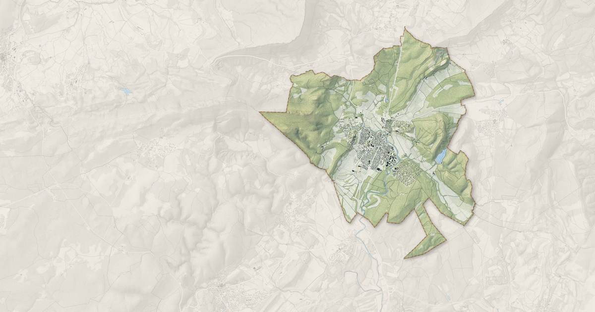 Portrait cartographique de Saint-Mathieu-de-Tréviers : relief, eau, forêts, bâti et voies, calculés à partir des données de l'IGN