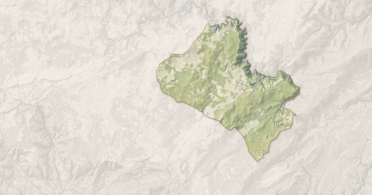 Portrait cartographique de Saint-Maurice-Navacelles : relief, eau, forêts, bâti et voies, calculés à partir des données de l'IGN