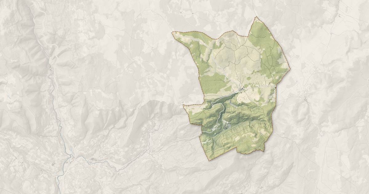 Portrait cartographique de Saint-Pierre-de-la-Fage : relief, eau, forêts, bâti et voies, calculés à partir des données de l'IGN