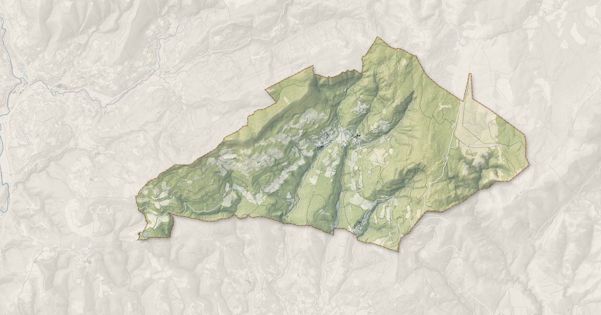 Portrait cartographique de Saint-Privat : relief, eau, forêts, bâti et voies, calculés à partir des données de l'IGN
