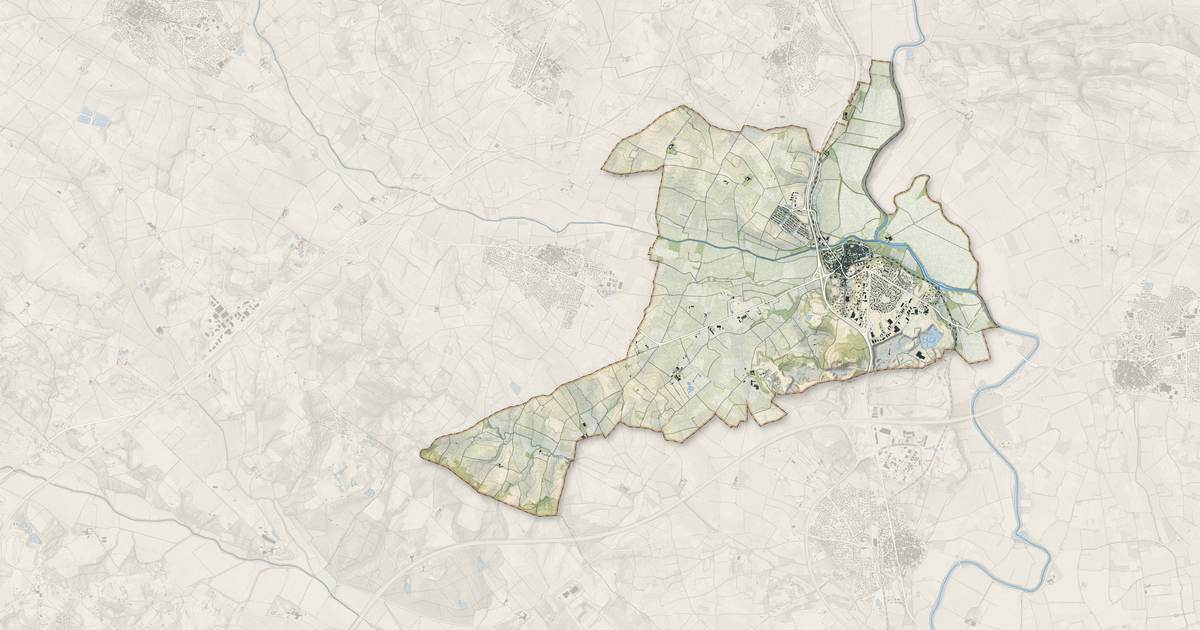 Portrait cartographique de Saint-Thibéry : relief, eau, forêts, bâti et voies, calculés à partir des données de l'IGN