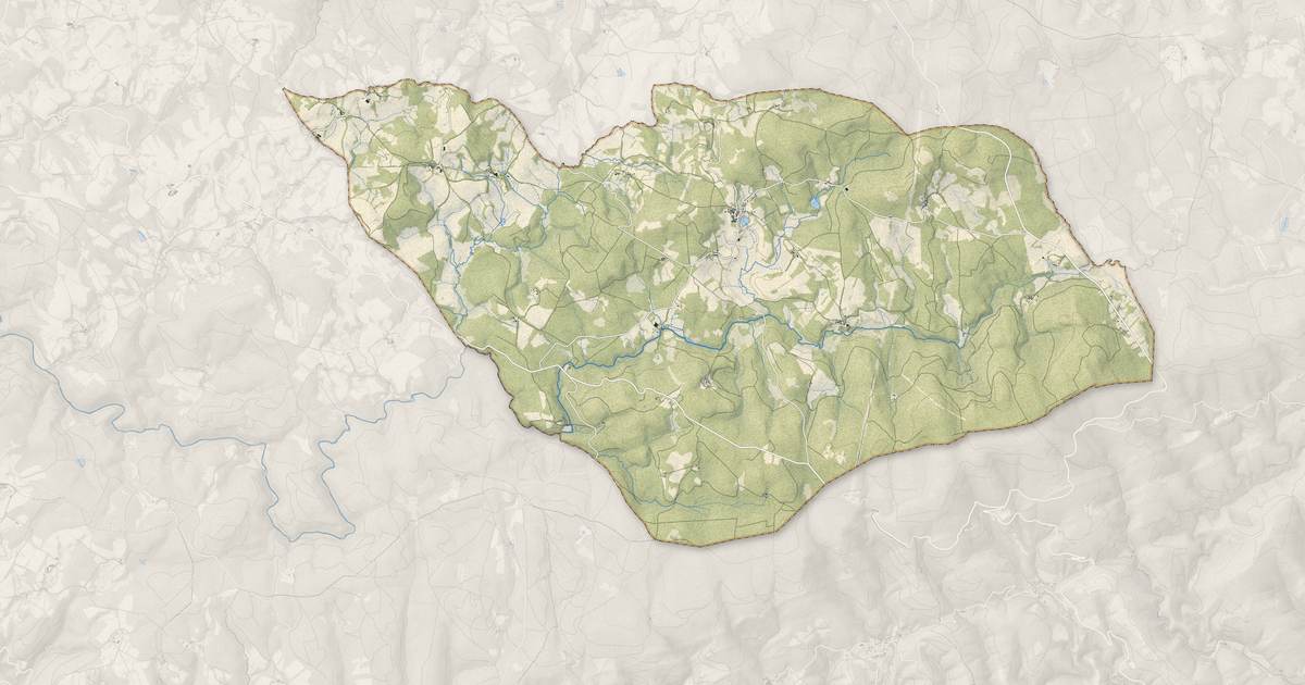 Portrait cartographique de Le Soulié : relief, eau, forêts, bâti et voies, calculés à partir des données de l'IGN