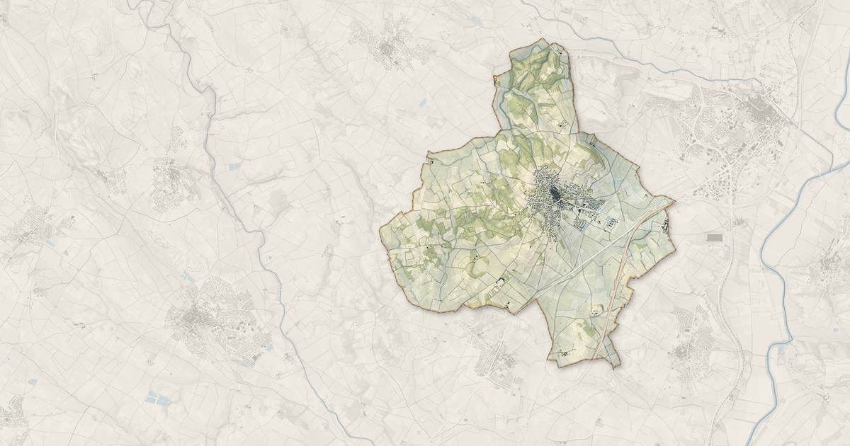 Portrait cartographique de Tourbes : relief, eau, forêts, bâti et voies, calculés à partir des données de l'IGN