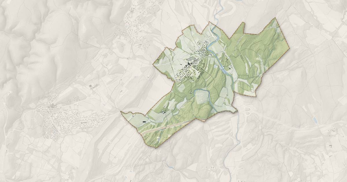 Portrait cartographique de Le Triadou : relief, eau, forêts, bâti et voies, calculés à partir des données de l'IGN