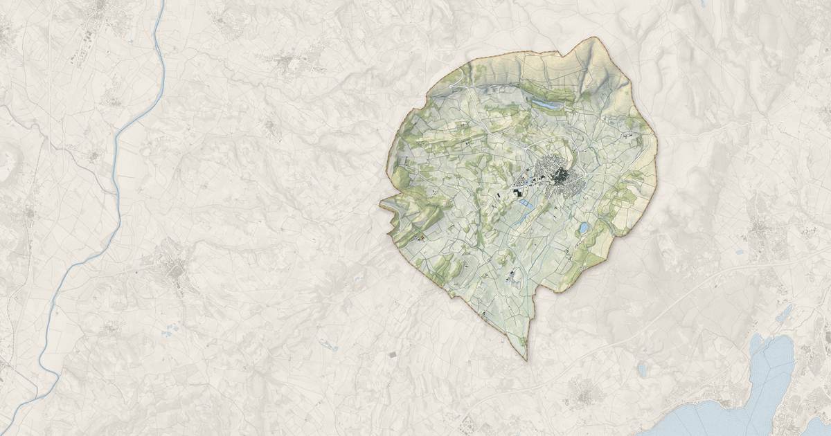 Portrait cartographique de Villeveyrac : relief, eau, forêts, bâti et voies, calculés à partir des données de l'IGN