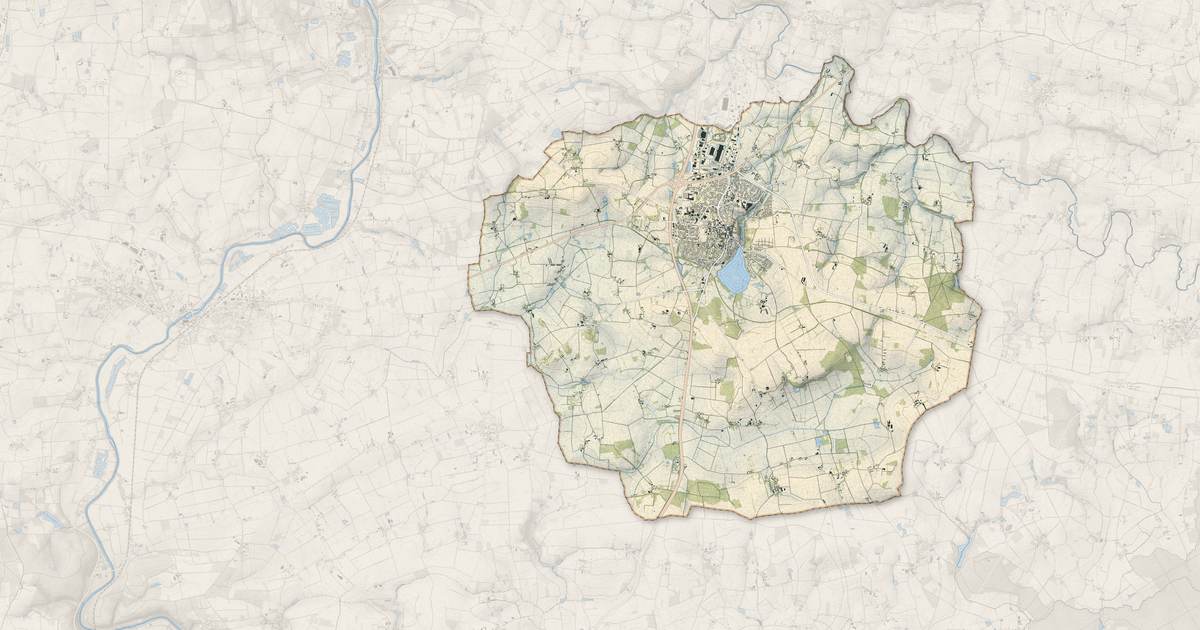 Portrait cartographique de Bain-de-Bretagne : relief, eau, forêts, bâti et voies, calculés à partir des données de l'IGN