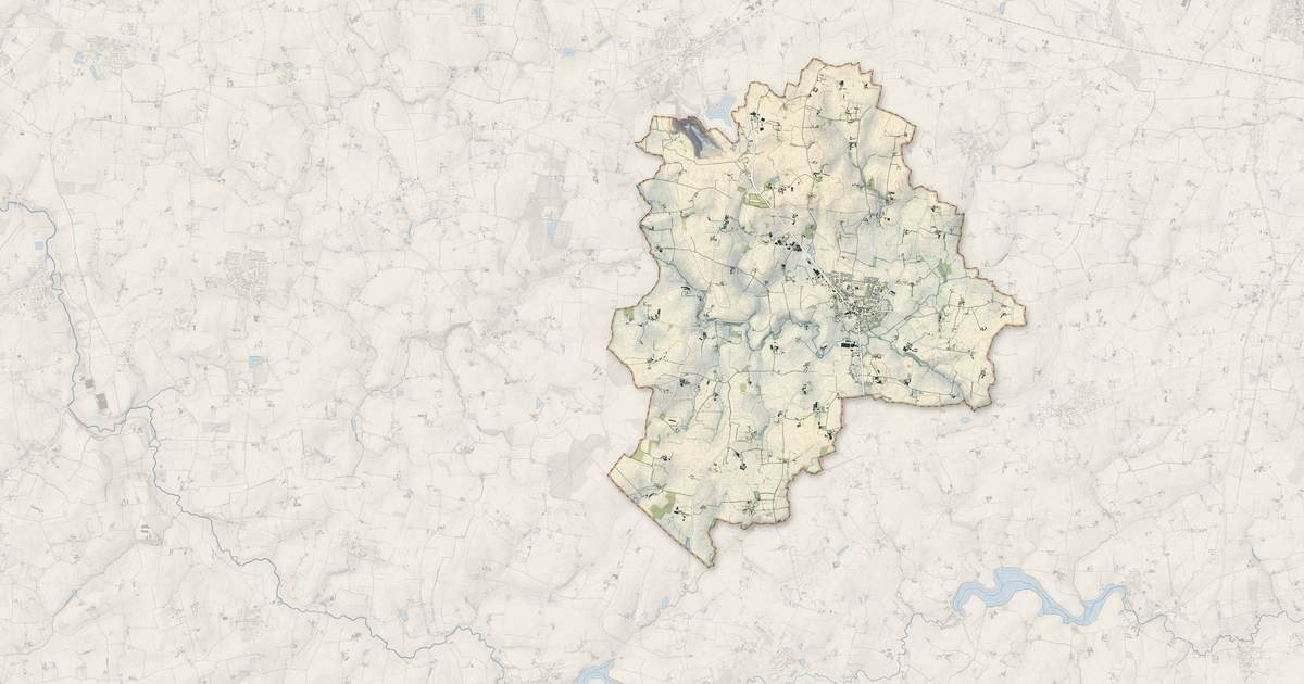 Portrait cartographique de Bais : relief, eau, forêts, bâti et voies, calculés à partir des données de l'IGN