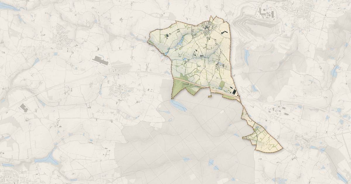 Portrait cartographique de Bréal-sous-Vitré : relief, eau, forêts, bâti et voies, calculés à partir des données de l'IGN