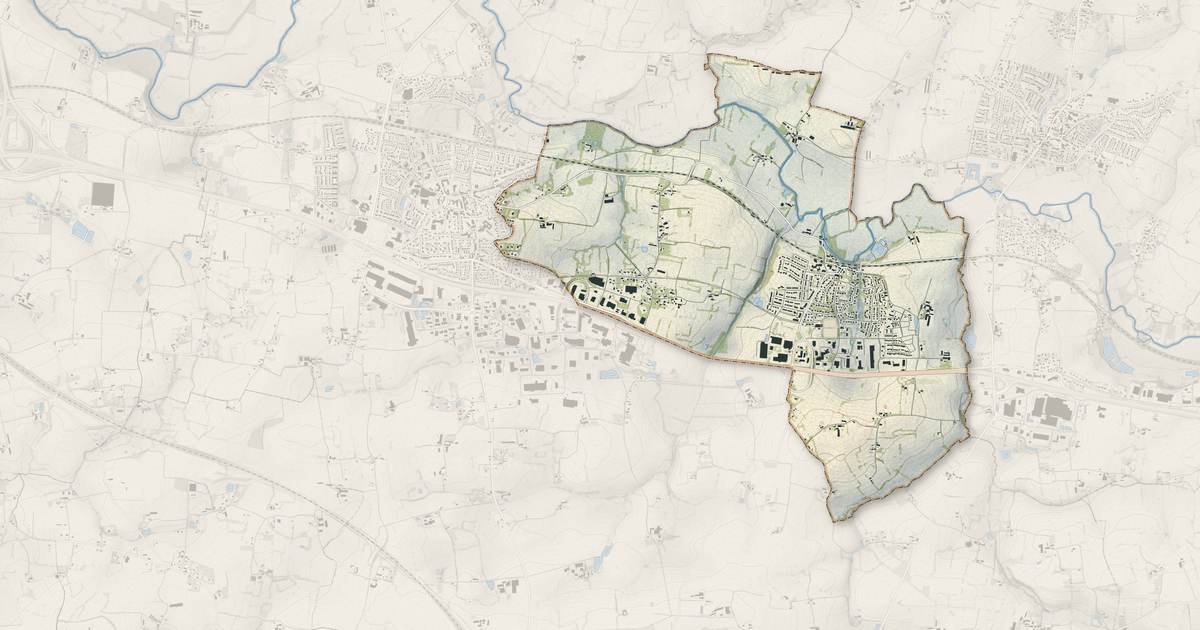 Portrait cartographique de Brécé : relief, eau, forêts, bâti et voies, calculés à partir des données de l'IGN