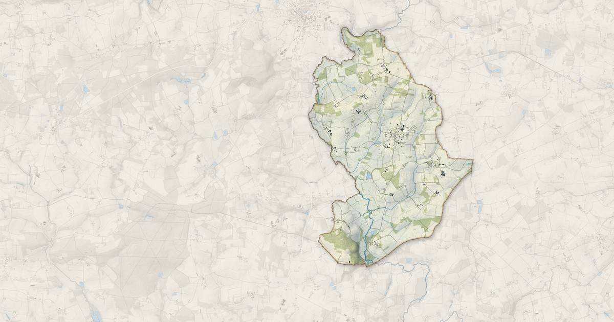 Portrait cartographique de Comblessac : relief, eau, forêts, bâti et voies, calculés à partir des données de l'IGN