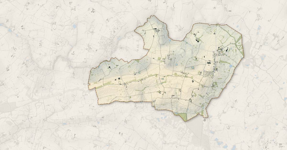 Portrait cartographique de Combourtillé : relief, eau, forêts, bâti et voies, calculés à partir des données de l'IGN