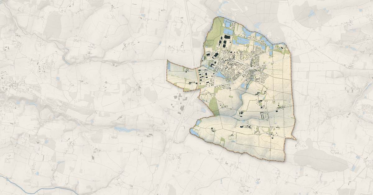 Portrait cartographique de Crevin : relief, eau, forêts, bâti et voies, calculés à partir des données de l'IGN
