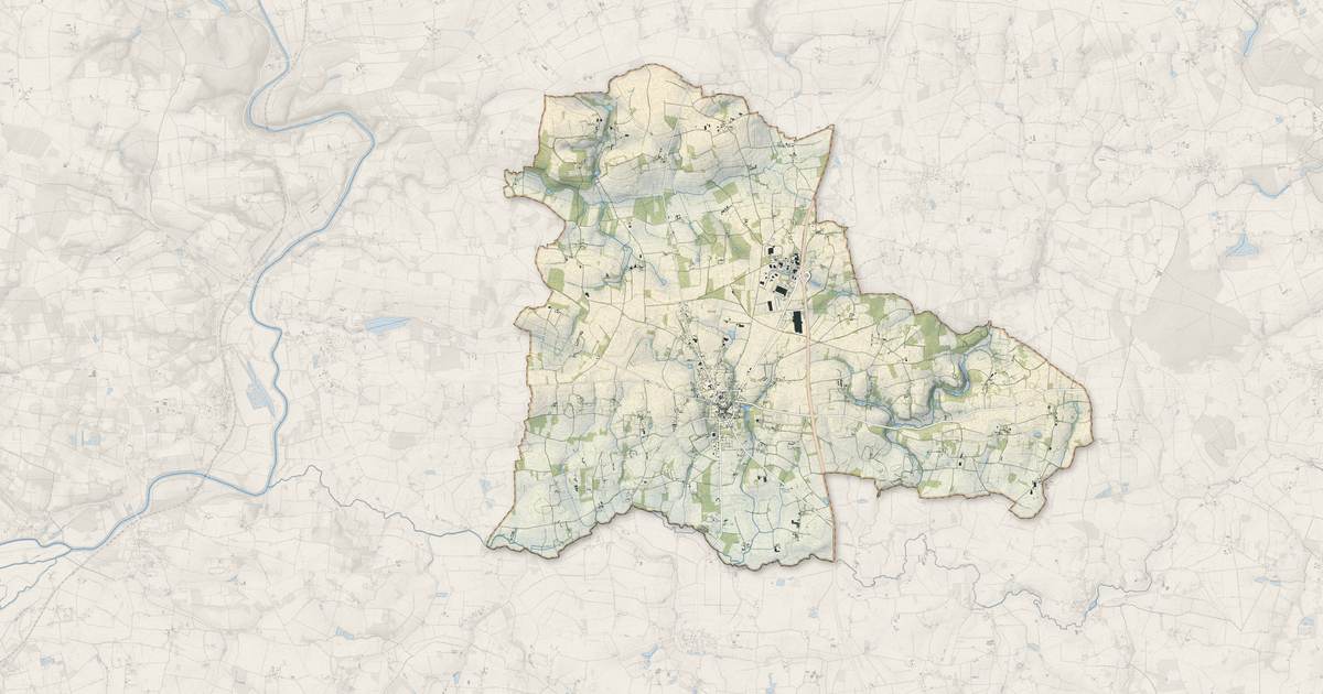 Portrait cartographique de Grand-Fougeray : relief, eau, forêts, bâti et voies, calculés à partir des données de l'IGN