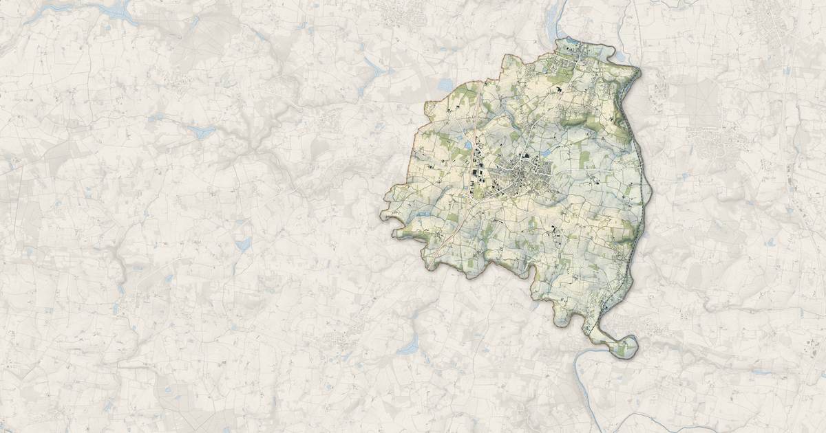 Portrait cartographique de Guichen : relief, eau, forêts, bâti et voies, calculés à partir des données de l'IGN