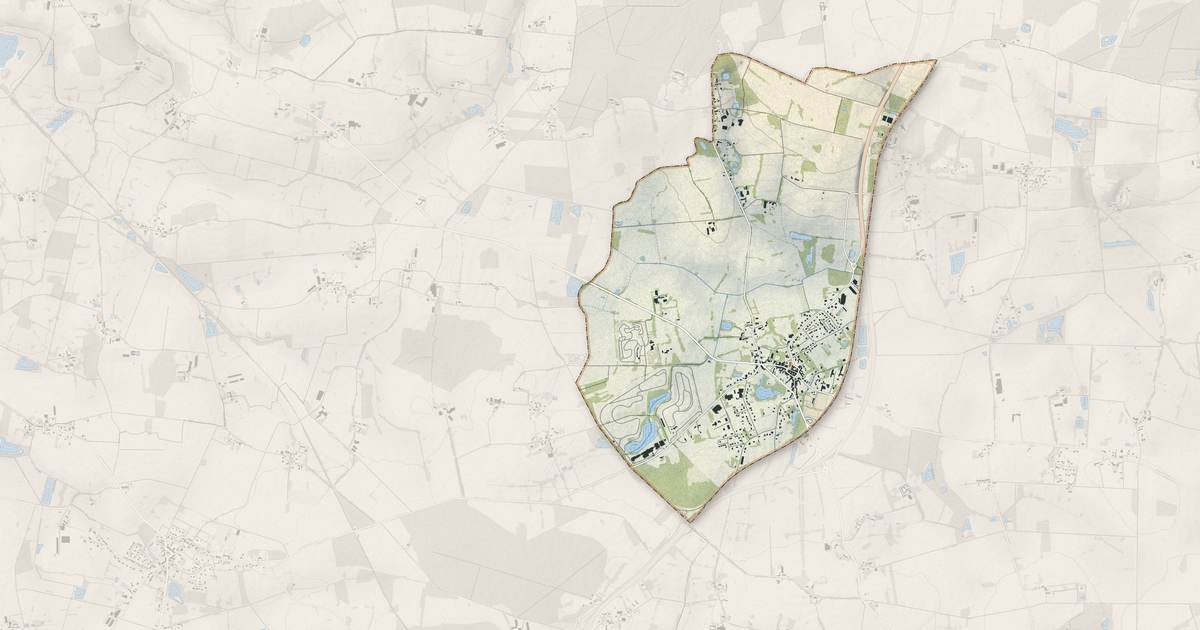 Portrait cartographique de Lohéac : relief, eau, forêts, bâti et voies, calculés à partir des données de l'IGN