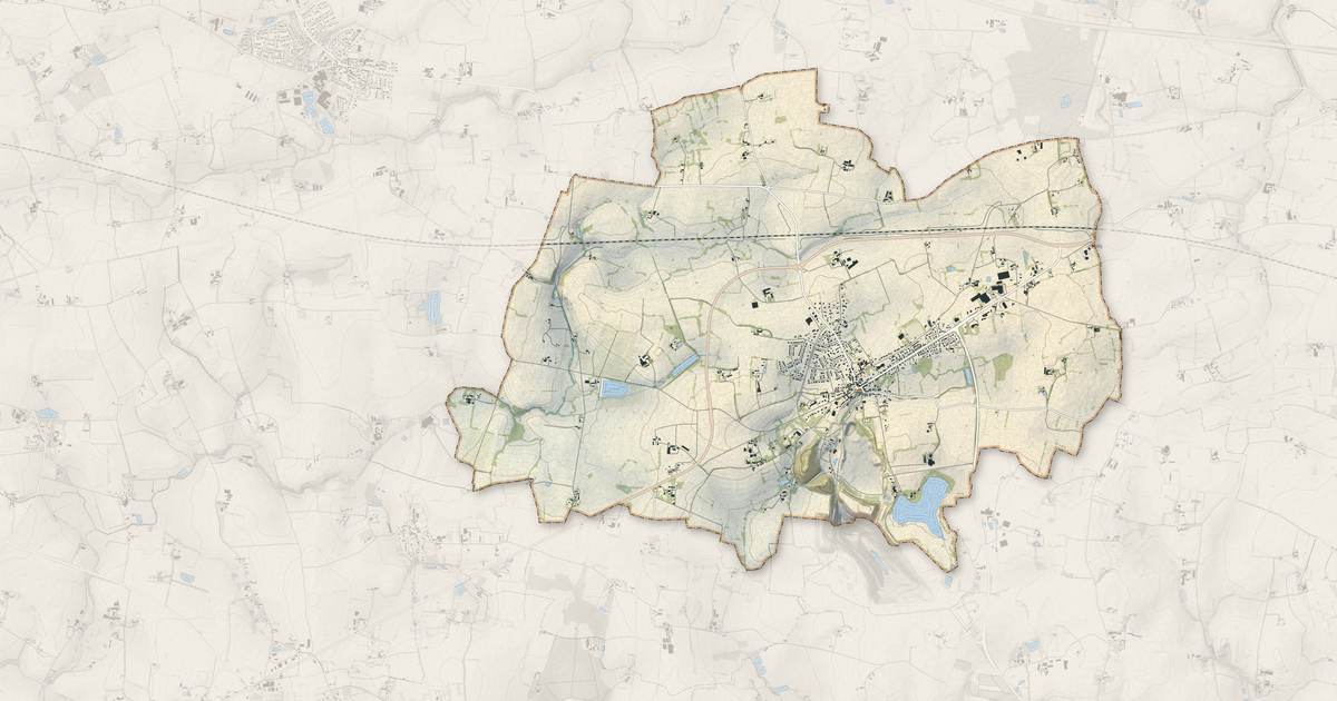 Portrait cartographique de Louvigné-de-Bais : relief, eau, forêts, bâti et voies, calculés à partir des données de l'IGN