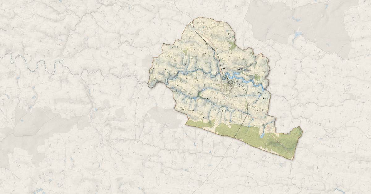 Portrait cartographique de Martigné-Ferchaud : relief, eau, forêts, bâti et voies, calculés à partir des données de l'IGN