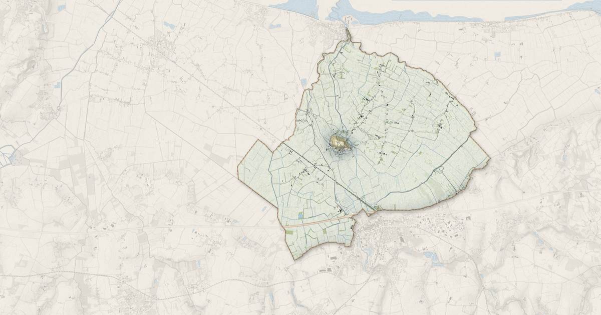 Portrait cartographique de Mont-Dol : relief, eau, forêts, bâti et voies, calculés à partir des données de l'IGN