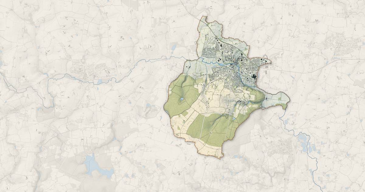 Portrait cartographique de Montfort-sur-Meu : relief, eau, forêts, bâti et voies, calculés à partir des données de l'IGN