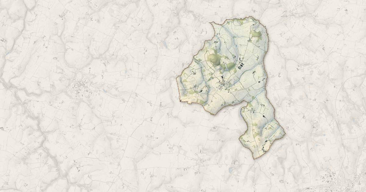 Portrait cartographique de Monthault : relief, eau, forêts, bâti et voies, calculés à partir des données de l'IGN