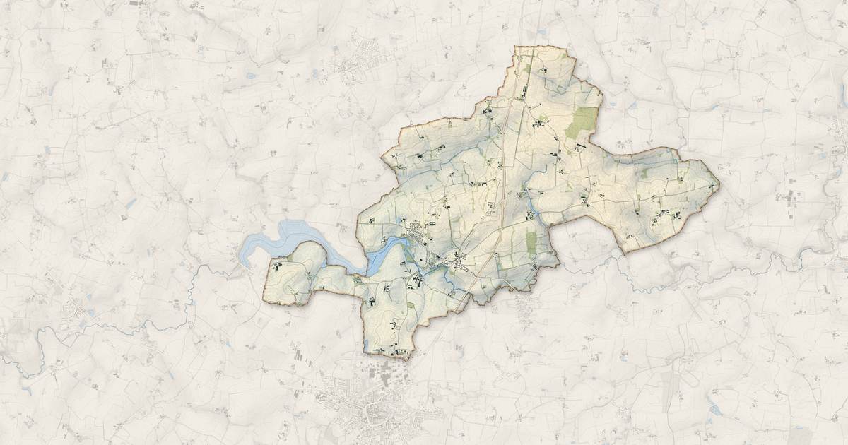 Portrait cartographique de Moutiers : relief, eau, forêts, bâti et voies, calculés à partir des données de l'IGN