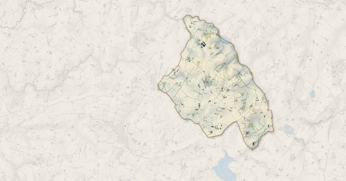 Portrait cartographique de Parcé : relief, eau, forêts, bâti et voies, calculés à partir des données de l'IGN
