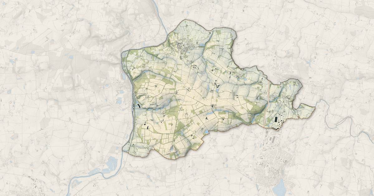 Portrait cartographique de Pléchâtel : relief, eau, forêts, bâti et voies, calculés à partir des données de l'IGN