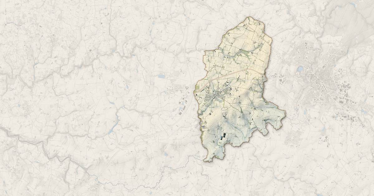 Portrait cartographique de Romagné : relief, eau, forêts, bâti et voies, calculés à partir des données de l'IGN