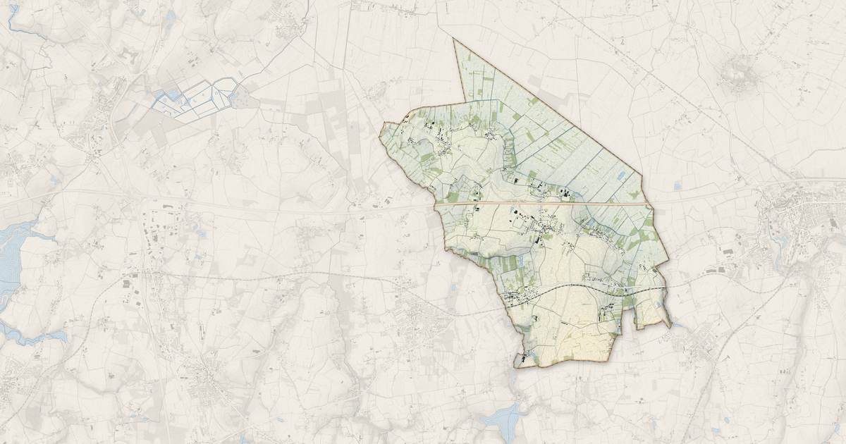 Portrait cartographique de Roz-Landrieux : relief, eau, forêts, bâti et voies, calculés à partir des données de l'IGN
