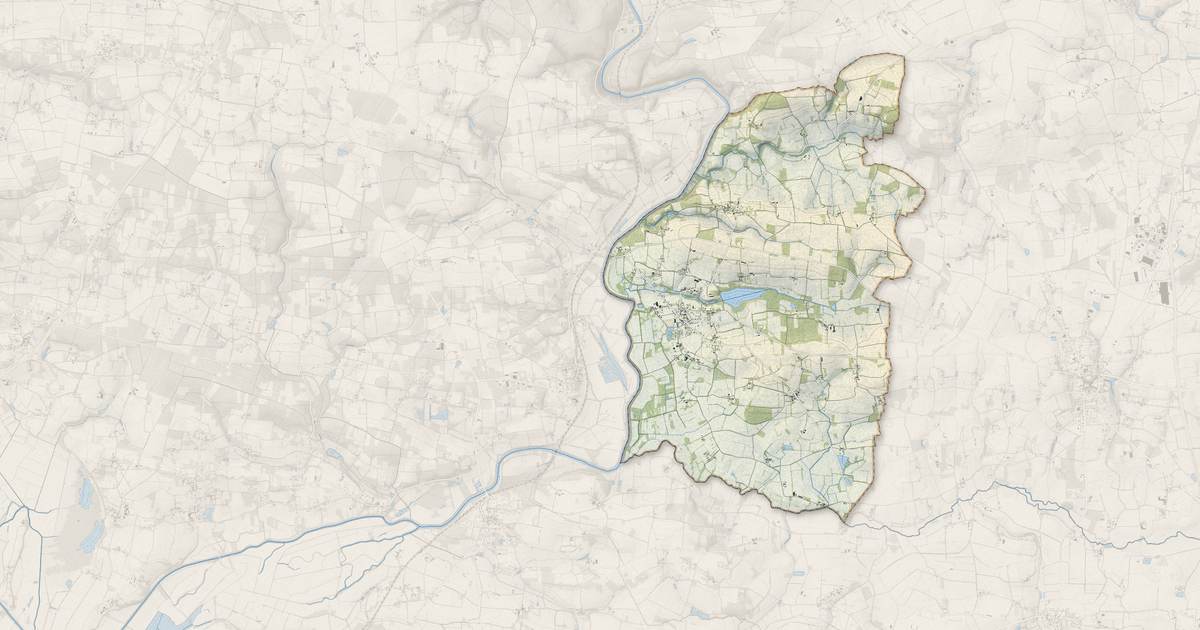 Portrait cartographique de Sainte-Anne-sur-Vilaine : relief, eau, forêts, bâti et voies, calculés à partir des données de l'IGN