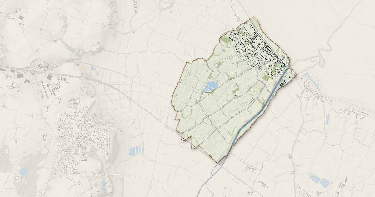Portrait cartographique de Saint-Benoît-des-Ondes : relief, eau, forêts, bâti et voies, calculés à partir des données de l'IGN