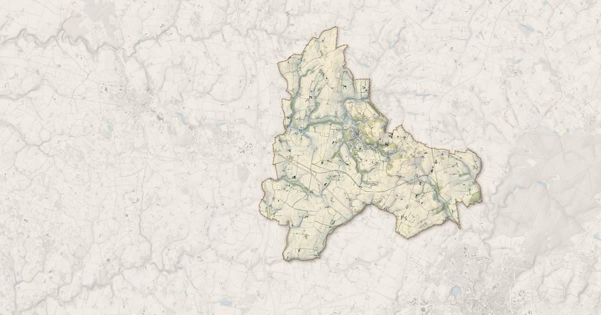 Portrait cartographique de Saint-Germain-en-Coglès : relief, eau, forêts, bâti et voies, calculés à partir des données de l'IGN