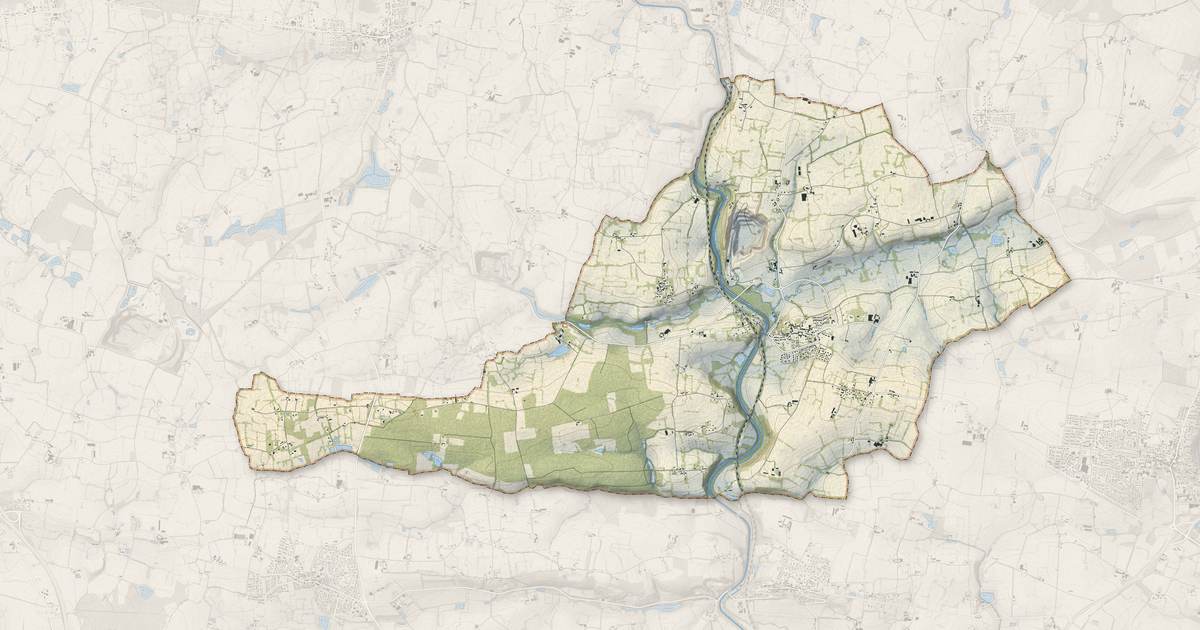 Portrait cartographique de Saint-Médard-sur-Ille : relief, eau, forêts, bâti et voies, calculés à partir des données de l'IGN
