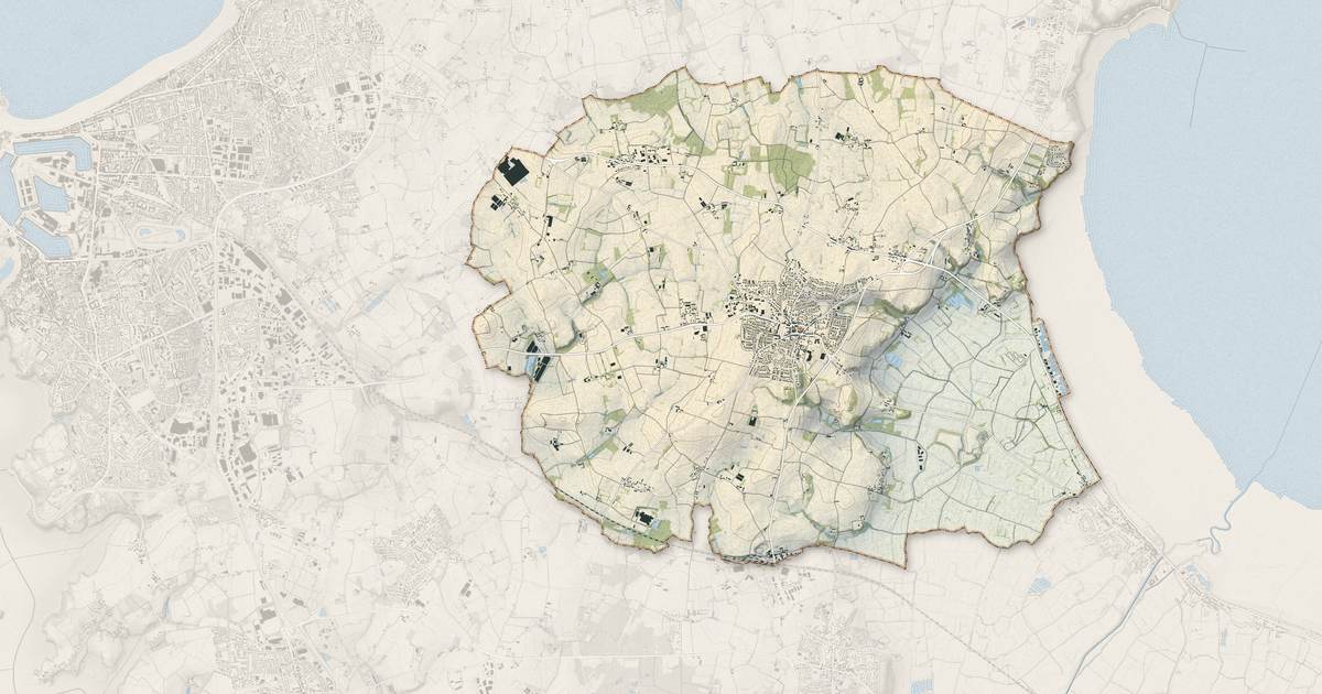 Portrait cartographique de Saint-Méloir-des-Ondes : relief, eau, forêts, bâti et voies, calculés à partir des données de l'IGN