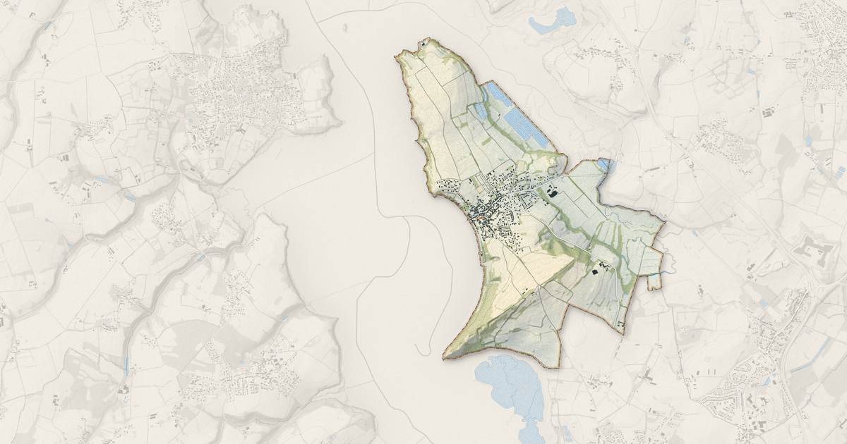 Portrait cartographique de Saint-Suliac : relief, eau, forêts, bâti et voies, calculés à partir des données de l'IGN