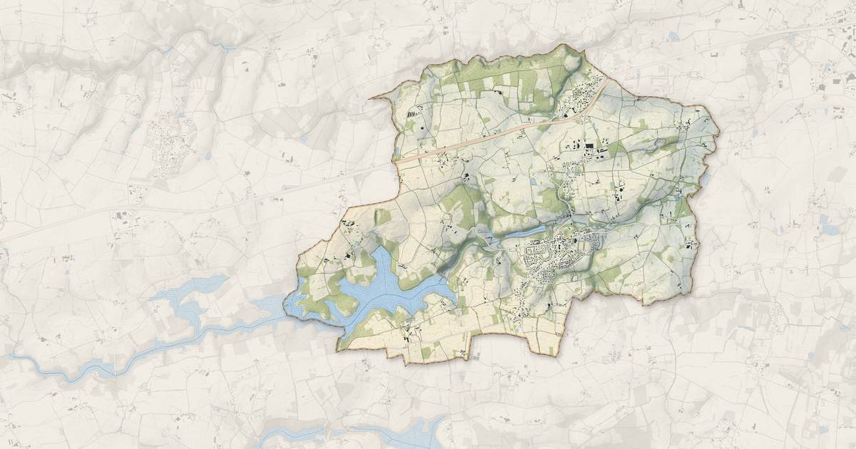 Portrait cartographique de Saint-Thurial : relief, eau, forêts, bâti et voies, calculés à partir des données de l'IGN