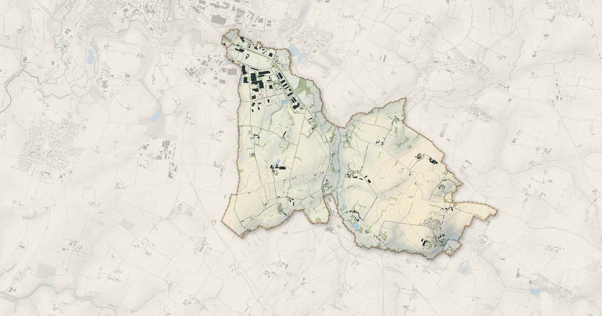 Portrait cartographique de La Selle-en-Luitré : relief, eau, forêts, bâti et voies, calculés à partir des données de l'IGN