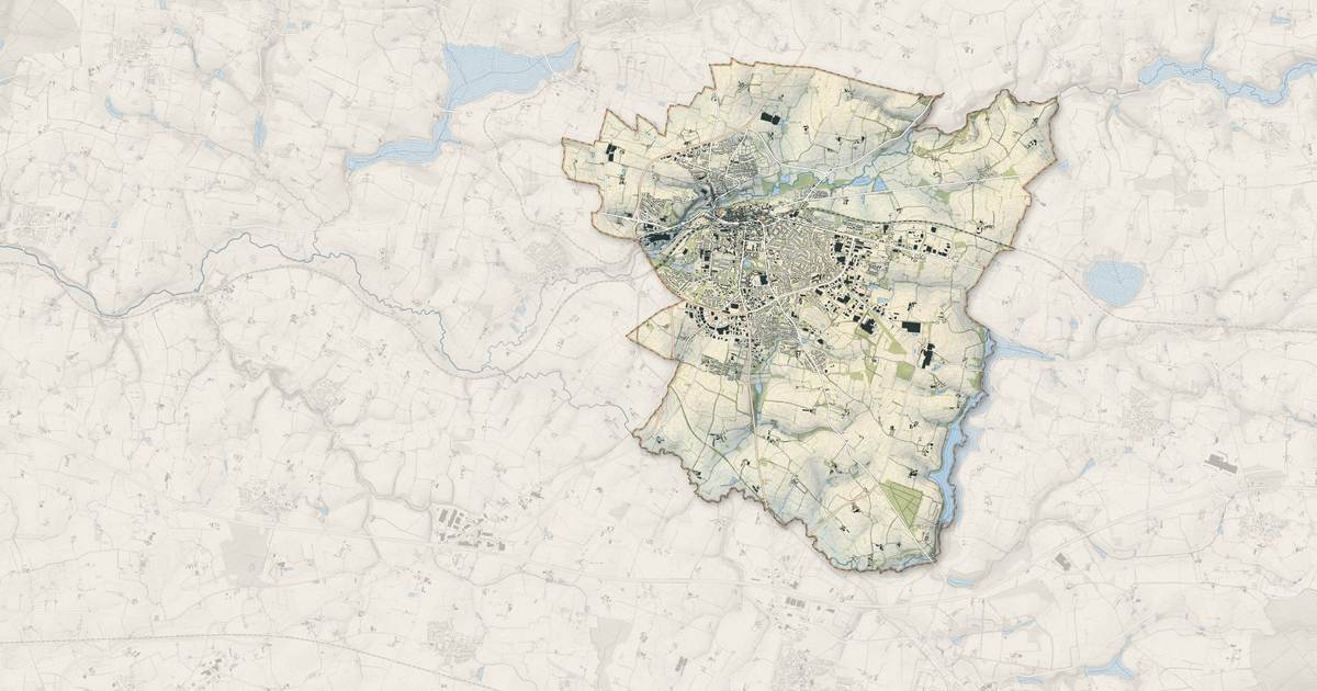 Portrait cartographique de Vitré : relief, eau, forêts, bâti et voies, calculés à partir des données de l'IGN