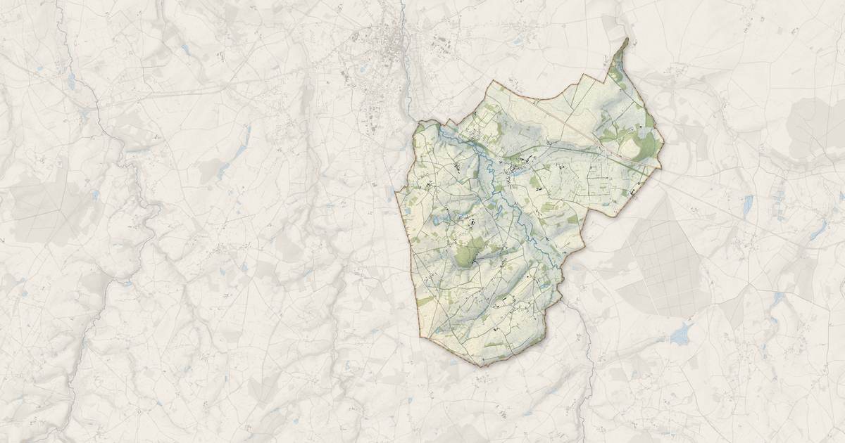 Portrait cartographique de Briantes : relief, eau, forêts, bâti et voies, calculés à partir des données de l'IGN