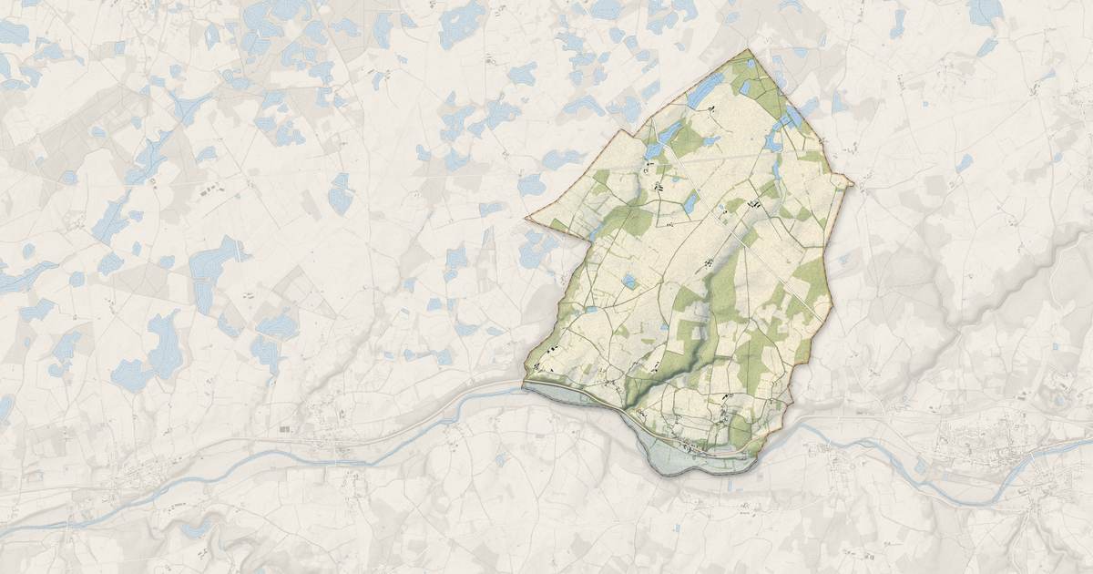 Portrait cartographique de Chitray : relief, eau, forêts, bâti et voies, calculés à partir des données de l'IGN