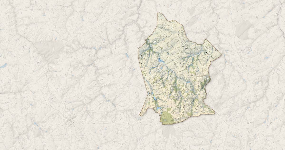 Portrait cartographique de Crevant : relief, eau, forêts, bâti et voies, calculés à partir des données de l'IGN