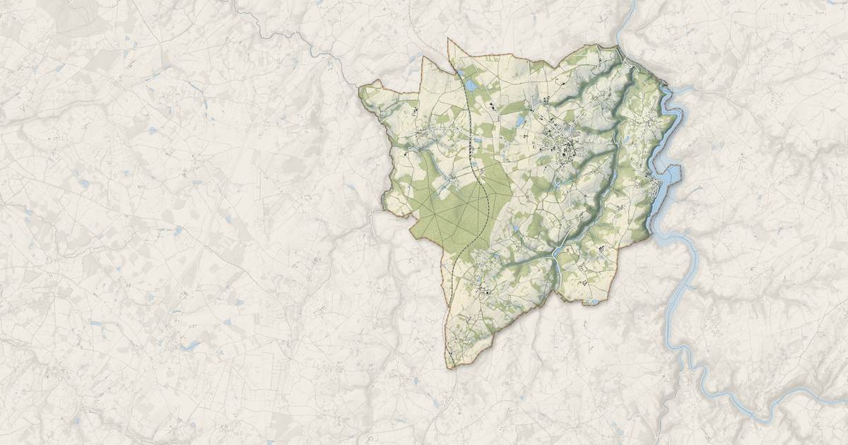 Portrait cartographique de Éguzon-Chantôme : relief, eau, forêts, bâti et voies, calculés à partir des données de l'IGN